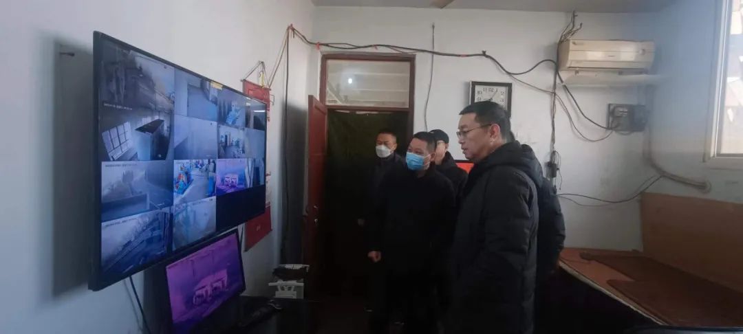 上,班,第,一天,公司,領導,到,一線,檢查,慰問, . 上班第一天，公司領導到一線檢查慰問