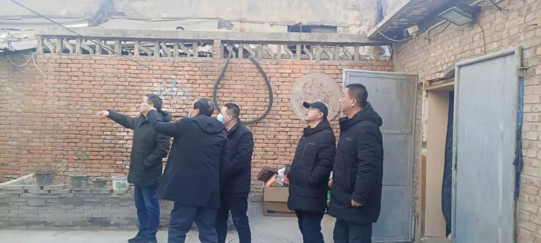 上,班,第,一天,公司,領導,到,一線,檢查,慰問, . 上班第一天，公司領導到一線檢查慰問